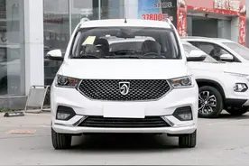 很便宜省油独立大6座MPV，自动挡家用，实用好养，实拍宝骏360图片