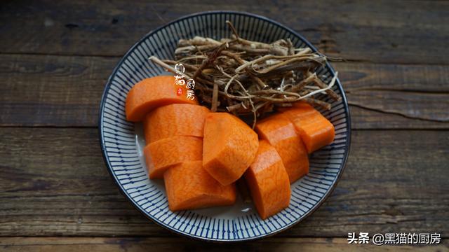 花胶和胡萝卜一起煲汤吗 花胶可以煲红萝卜吗
