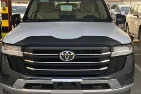 低配柴油陆巡LC实拍！黑格栅+铁轮毂，3.3T+四驱，依然很朴素图片