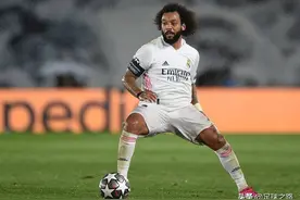 马塞洛的三个经典花式足球技巧图片