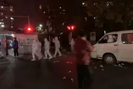 北京天通苑北二区封闭管理测核酸，小区只进不出图片