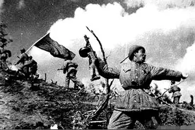 冒着敌人的炮火前进——我军在抗美援朝战场冲锋陷阵真实场景图片图片