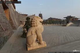 发现木结构|湖北省襄阳市襄阳唐城影视基地雕塑图片