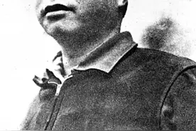 叶挺：毛泽东称他是共产党的第一任总司令，十年流亡五年牢狱出狱第二天重新入党图片