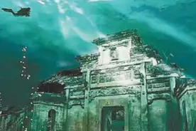 三百万年形成的深水湖，蓄水量达185亿，二十年前发现一千年古国图片