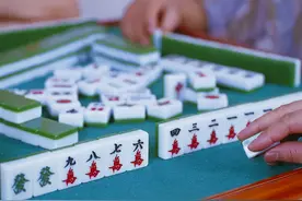 麻将也能装芯片？俩“老千”靠软件转“牌运”..图片