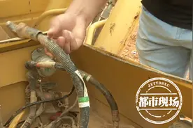 南昌：一夜之间，多台挖机电瓶被盗！工地被迫停工图片