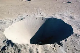 新式钻地核弹，1枚就可以刨掉夏延山的打击之王图片