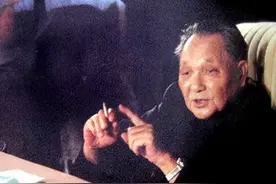 1979年，邓小平选总参谋长始末图片