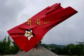 到湖南打卡藏在森林里的温泉图片
