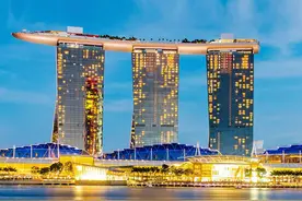 华为手机锁屏壁纸杂志（40/150）关注汶河之滨获取更多壁纸图片