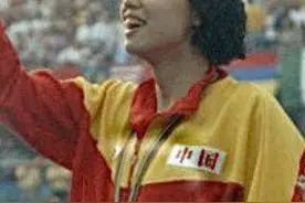 她是钟南山之女，中国首位被禁赛的游泳冠军，时隔26年后她这样说图片