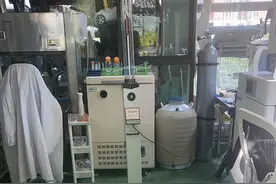 90后父亲为救罕见病儿子自制药物：我只是做了一个父亲应该做的图片