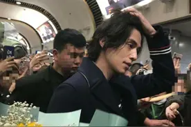 “不老男神”李栋旭，简直就是理想型图片