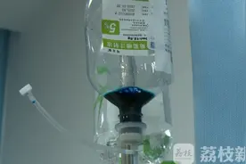 贪吃隔夜炸鸡 常州一2岁男童中毒变“紫人”险丧命图片