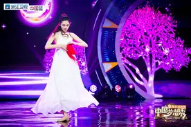 苗苗上《中国梦想秀》自曝“想成为杨丽萍老师” “独腿姑娘”为梦起舞图片