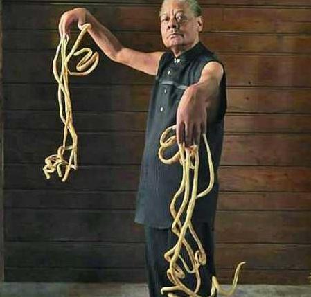 发明剪刀之前，人类怎么剪指甲？最长的指甲有多长？