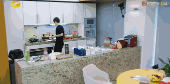 《小时代》的周崇光是误会，陈学冬是站在童年阴影里的大男孩