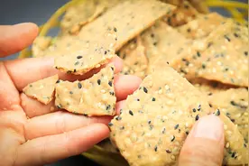 面点师告诉你“炸麻叶”香酥焦脆的秘诀，技巧原来都在和面上