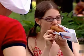 太坏了！送我吃的又恶心人，你是让我吃还是不吃呢？！视频封面