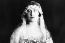 伊丽莎白女王父母的婚姻是怎样的？她的母亲是如何维护婚姻的图片