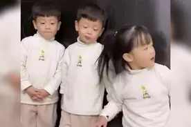 说好的一起长大，妹妹却比三胞胎哥哥高出一截，凭实力“当姐姐”图片