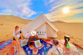 星与月 烛光与晚宴 你与我 都被隐匿在天宇中凭爱意相互牵连图片