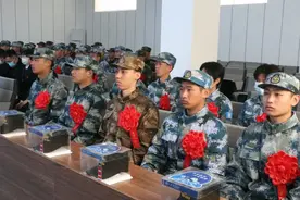 出发！辽宁37名大学生奔赴火箭军、空军、陆军、海军，还来自同一所高校！图片