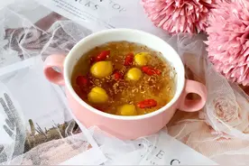 锥栗桃胶雪燕羹，软糯清甜，满满的植物胶原蛋白图片