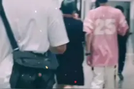 王惠现身探班郭麒麟，从小待他如亲生，与郭德纲结婚12年才生子图片