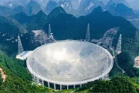 人类发现最大恒星，一颗红特超巨星，是地球的1.3亿亿倍大？图片