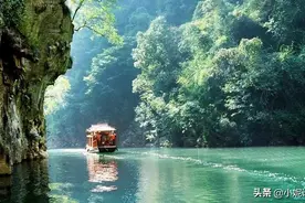 长江第一艘滚装游船——新高湖，也是内河唯一可以带车上船的游轮图片