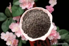 秋天要多吃黑芝麻，教你简单做法，做一次够吃一个月，随吃随取图片