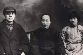 53年贺子珍找到儿子毛毛，半路杀出程咬金，毛泽东：不要再说这事图片
