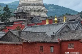 五台县，五台山的香炉不着了图片