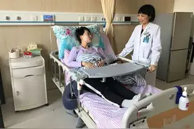 医生让产妇准备“刀纸”，产妇嫌糙偷换“卫生纸”，遭医生斥责图片