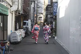 日本人来中国最爱去4座城市，上海来了不想走，仿照西安建池城图片