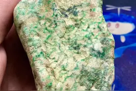 木那飘花大牌料 料子品相完整无裂 全身飘绿花飘花大牌轻松取图片