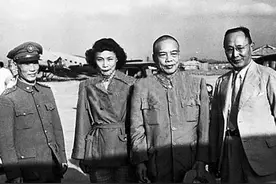 她婚后不育被休弃，改嫁后丈夫直升总司令，还生了11个子女图片
