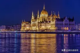 《蓝色多瑙河圆舞曲》赏析图片