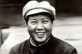 80岁的毛泽东和警卫员掰手腕，张耀祠故意不使劲，毛主席哈哈大笑图片