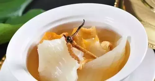 花胶海参鸡汤上火 花胶海参鸡汤上火还是降火