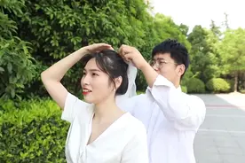 从校服到婚纱！青梅竹马16年，情侣回母校拍婚纱照图片