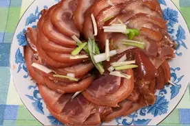 奶奶用了30年炖酱肘子的秘方，比店里的还好吃，只因多加这1味图片