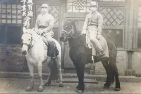 军官要到什么级别才会配备警卫员？警卫员也不是那么容易做的图片