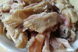 吃了几十年腌鸡，总也吃不厌，简单煮一煮，出锅咸香入味全家都爱图片