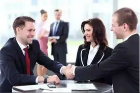 职场干货：从握手的方式判断一个人的性格你不知道的图片