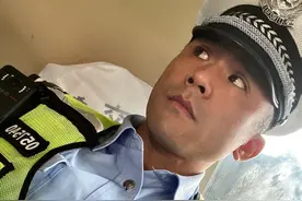 这可能是四川“最壮”的肌肉警察，罪犯看完直呼不敢惹图片