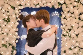 赵本山女儿球球接受男友求婚！她曾为直播、演戏减肥狂瘦50斤，如今气质惊人，直播收入日超百万图片