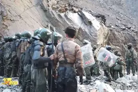 不止防暴盾和单兵护甲：浅析加勒万河谷战力十足的解放军图片